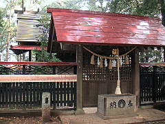八王子神社の社殿の写真